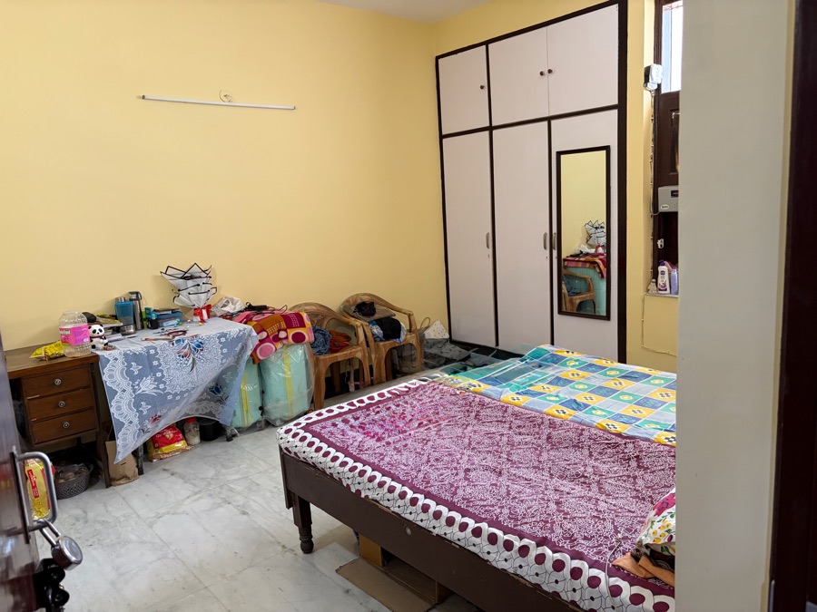 Double sharing room with wardrobe and study table