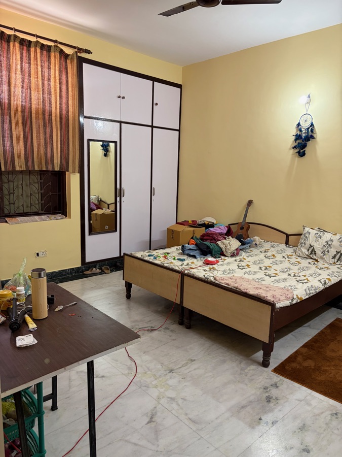 Furnished room at Noida Girls PG